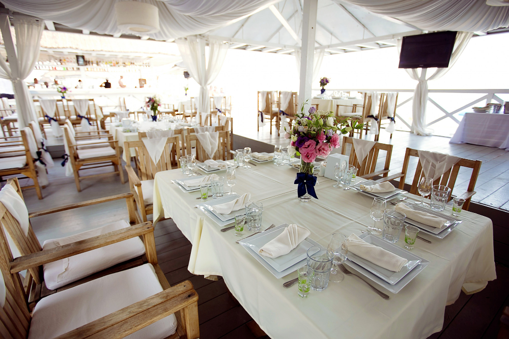 Comment organiser un dîner de mariage sous tipi sans gêner le service ?