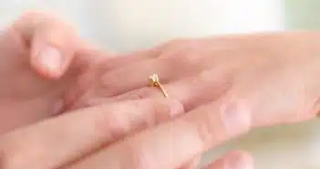 Une bague de fiançailles